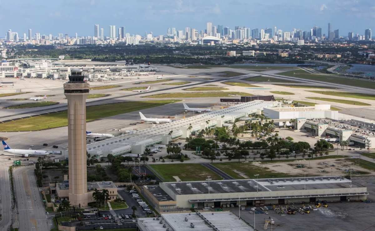Primer-vuelo-comercial-directo-entre-EU-y-Venezuela-despega-desde-Miami-tras-siete-anos
