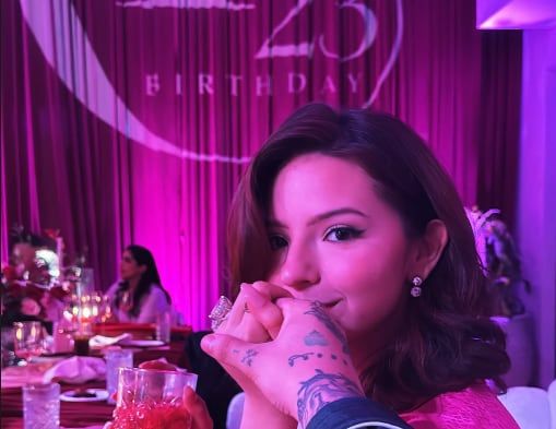 Angela-Aguilar-celebra-sus-23-anos-con-una-cena-de-lujo-y-un-mensaje-de-Christian-Nodal