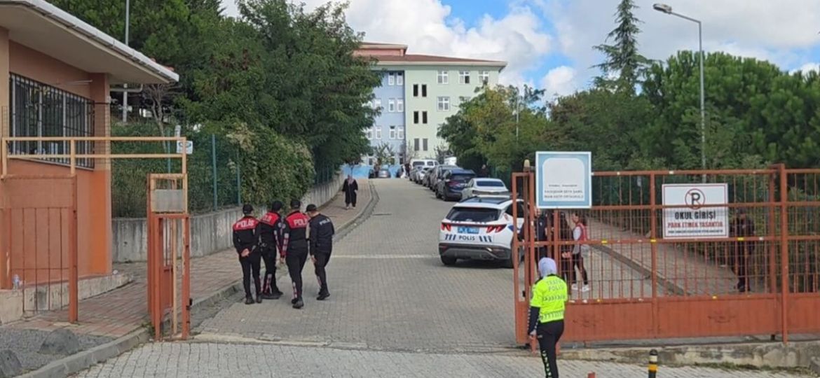 Ataque-con-cuchillo-en-escuela-de-Estambul-deja-una-estudiante-muerta-y-siete-heridas