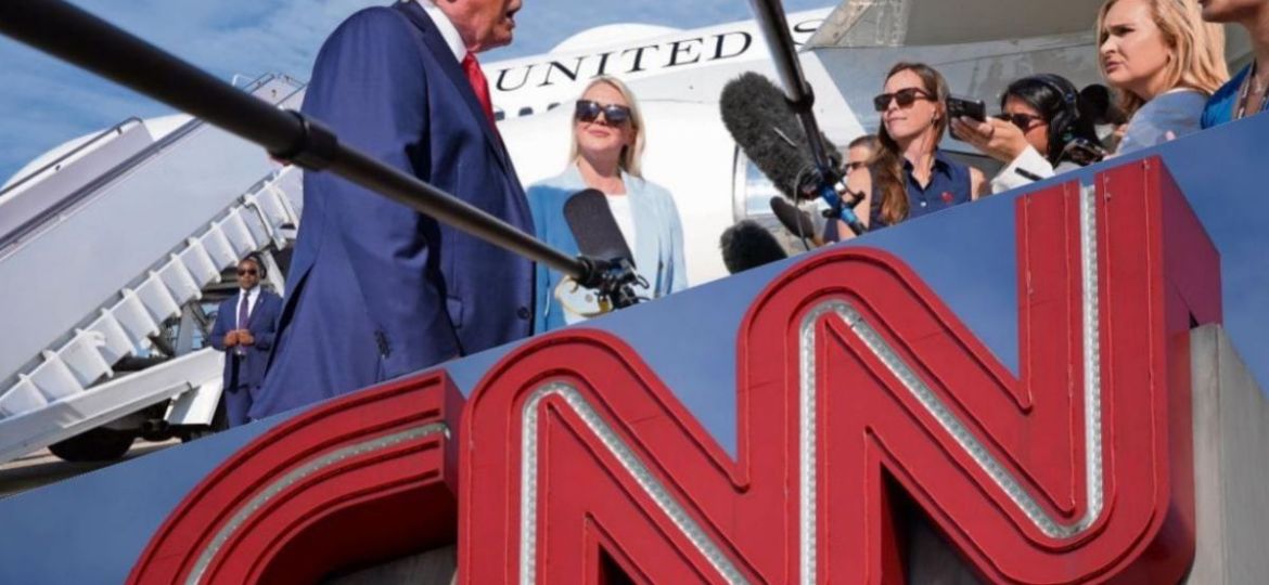 Casa-Blanca-mantiene-veto-a-medios-y-excluye-a-Politico-del-Air-Force-One