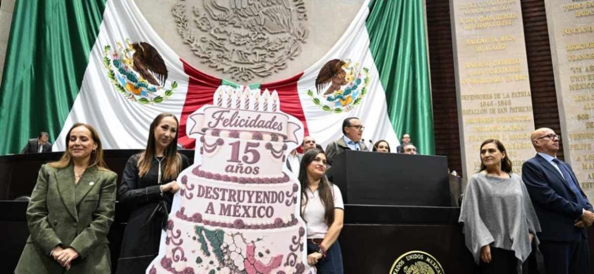 Diputados-de-Morena-acusan-boicot-y-se-quedan-sin-asistir-al-festejo-por-los-15-anos-del-partido