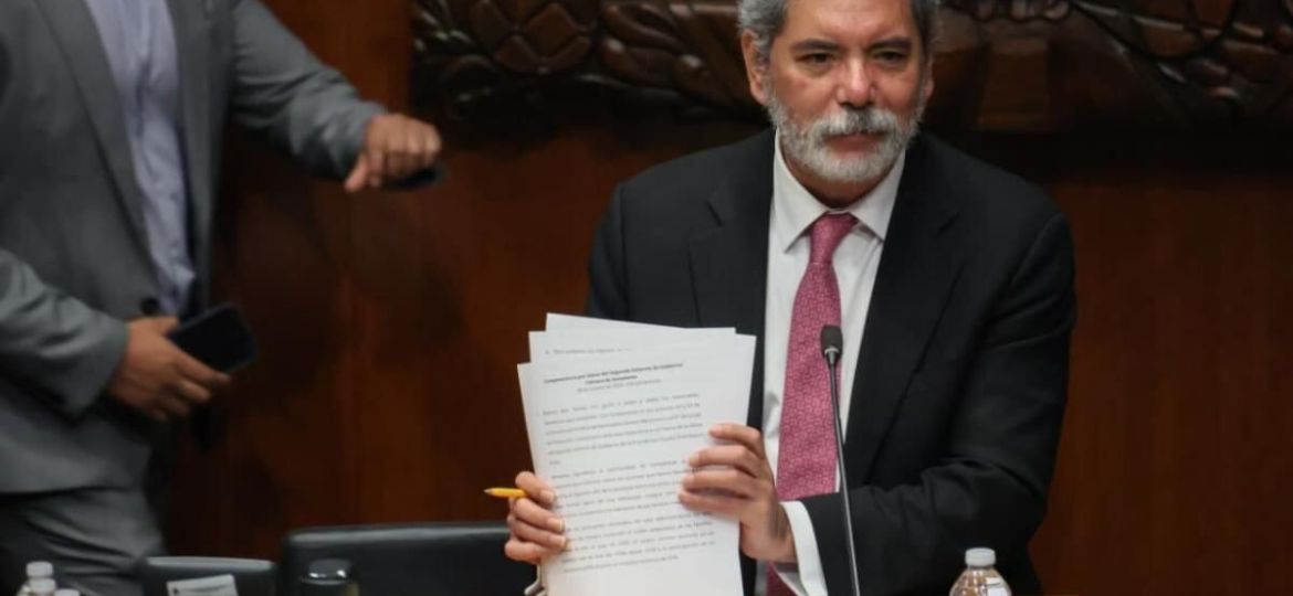 Edgar-Amador-defiende-ante-el-Senado-una-politica-de-crecimiento-con-bienestar