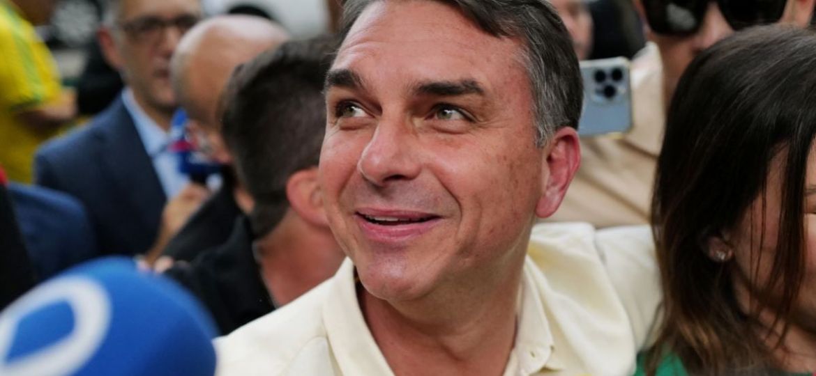 Flavio-Bolsonaro-suma-el-respaldo-de-Ronaldo-Caiado-rumbo-al-balotaje-en-Brasil
