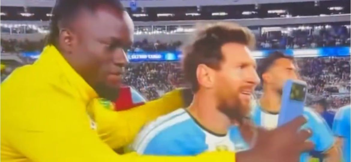 Messi-es-criticado-por-alejarse-de-un-jugador-de-Benin-que-buscaba-una-foto
