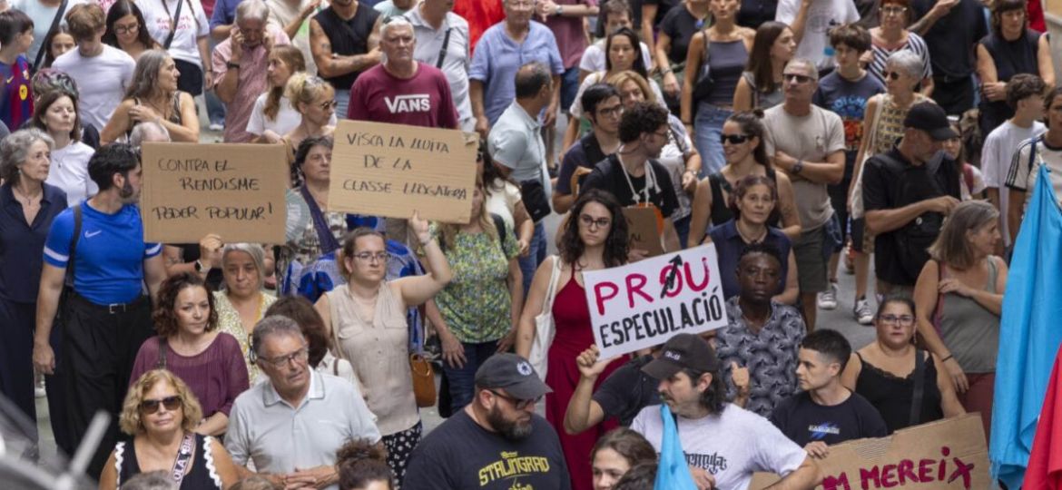 Miles-de-personas-marchan-en-Espana-por-el-derecho-a-la-vivienda