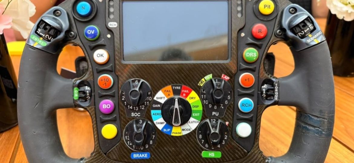 cuantos-botones-tiene-un-volante-de-formula-1-y-para-que-sirve-cada-uno