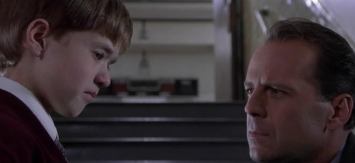 el-sexto-sentido-la-pelicula-que-llevo-a-bruce-willis-del-heroe-de-accion-al-suspenso-psicologico