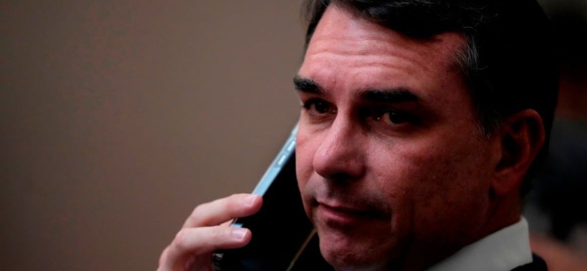 flavio-bolsonaro-llega-a-miami-tras-salir-de-brasil-luego-de-su-derrota-electoral