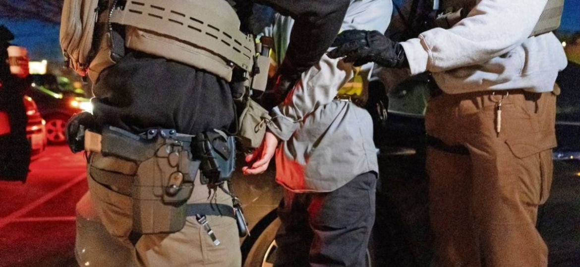 gobierno-de-trump-detiene-a-4-mil-170-migrantes-en-operativo-de-10-dias-en-texas