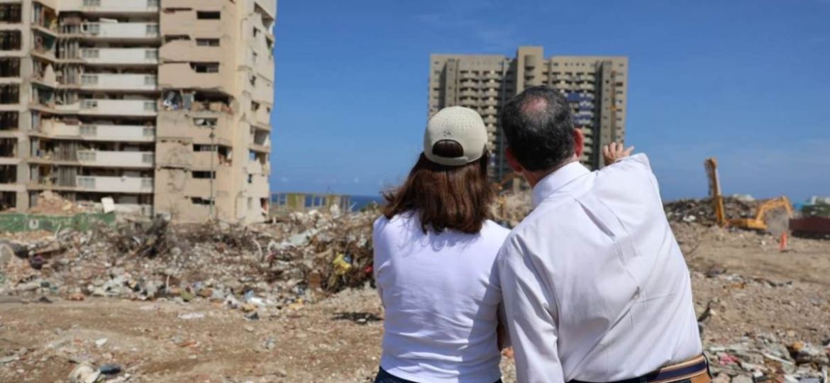 maria-corina-machado-visita-la-guaira-y-se-reune-con-afectados-por-los-terremotos