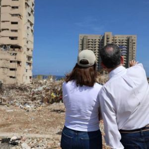 maria-corina-machado-visita-la-guaira-y-se-reune-con-afectados-por-los-terremotos