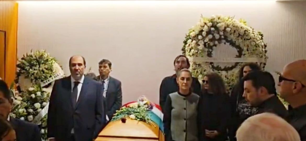 sheinbaum-realiza-guardia-de-honor-en-el-funeral-de-cuauhtemoc-cardenas